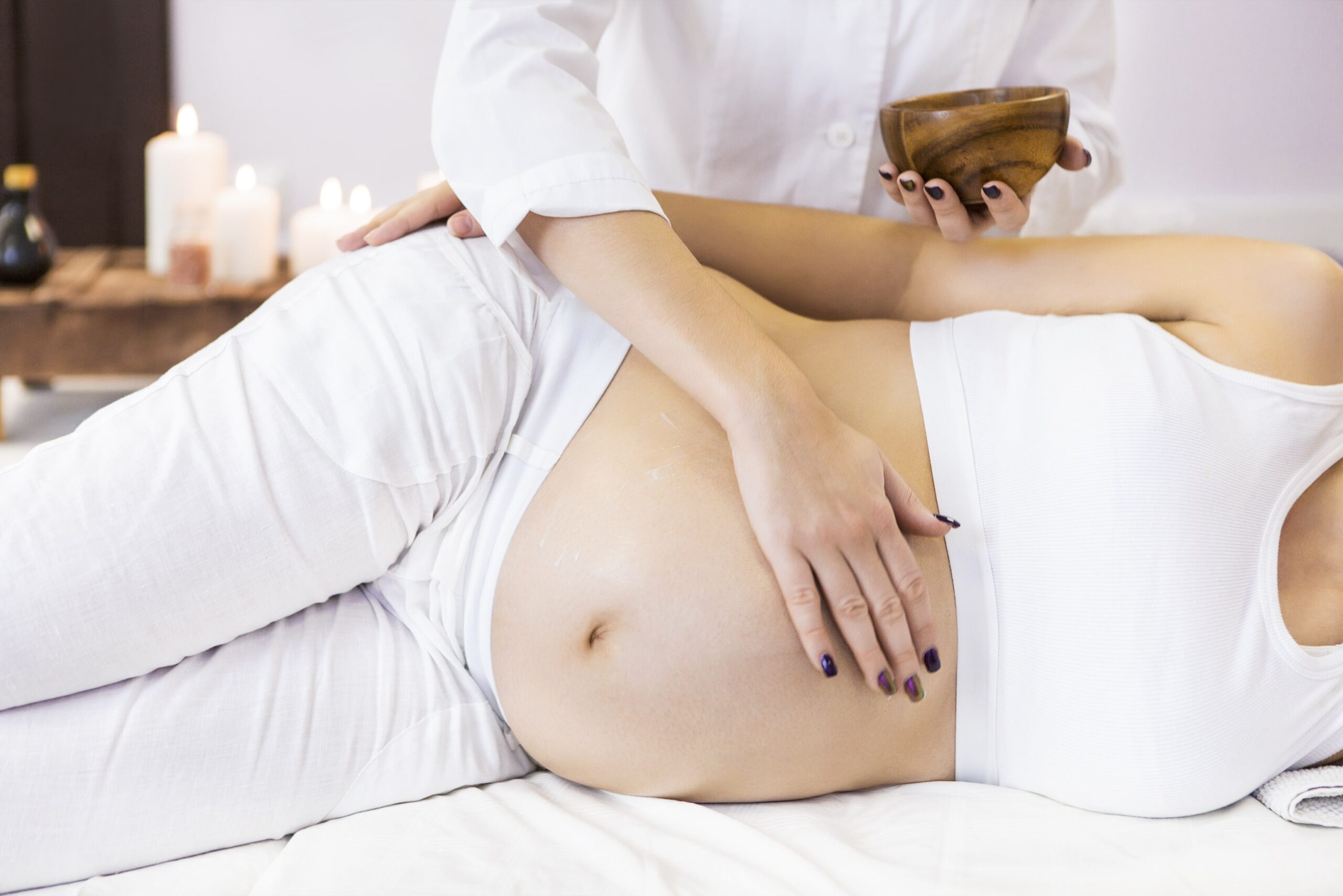 massage femme enceinte ayurvédique